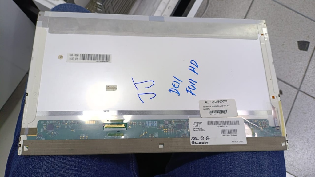 PANTALLA PORTATIL LED 15.6 PUL 40 PINES NORMAL CONECTOR DERECHO